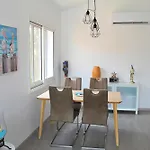 Golden Palms Paradise Garden פאפוס