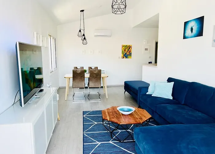 Golden Palms Paradise Garden *