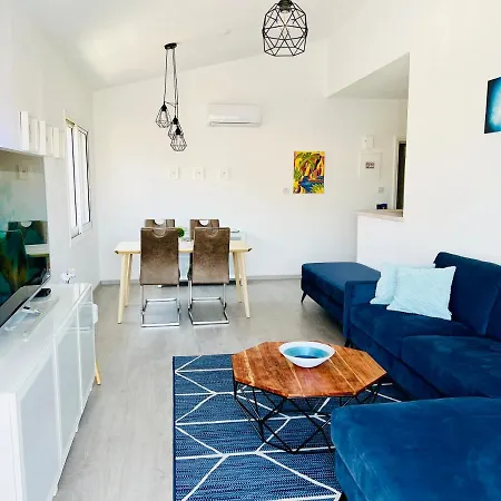 Golden Palms Paradise Garden *